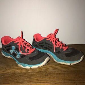 Under Armour Sneakers